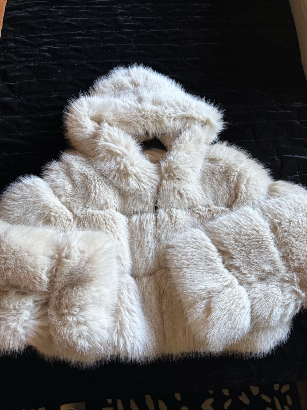 Women’s cropped Cream Faux Fur Hooded Jacket